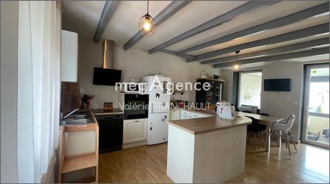 La Bretonniere la Claye, maison en pierre rénovée de 110M2 avec parcelle de 300M2 clos.