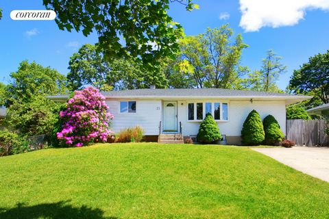 Welcome to 21 Rita Crescent in Commack! This spacious 4-bedroom, 2-bath ranch sits on a .23-acre lot within the Commack School District. The main level features hardwood floors throughout, an eat-in kitchen with gas stove, a formal living and dining ...