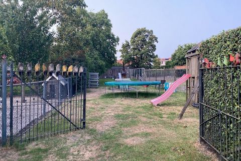 For a special holiday, this gypsy caravan is the place to be. This unique holiday home is located on the grounds of a camping farm, where you have a clear view of the vast surroundings - hence the name Weideblick. The gypsy caravan is especially suit...