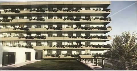 T2 Luxo no Condomínio Parque Verde em Guimarães Piso 5 Fr. H Excelente Localização Junto a 3ha de Parque, Ciclovia e a 5 mints do Centro Edf. c/ 3 Blocos, 26 Aps Suite Quarto WC Apoio Quarto Varanda Apoio Quartos Sala c/ Lareira / Recuperador Cozinha...