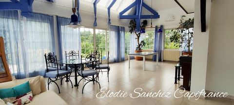 A 15 minutes de Tarbes, maison traditionnelle 10 pièces , 5 chambres, avec parc et piscine