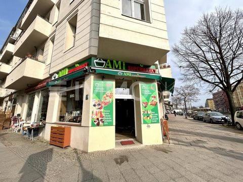 Are you looking for your next investment? This 150 m² fully equipped commercial space on the busy Danziger Straße offers the perfect opportunity to establish your business in a highly frequented location in Prenzlauer Berg. The generous shop window f...