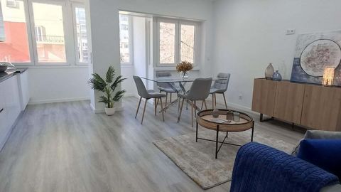Appartement de 3 chambres à vendre à Benfica, Lisbonne - Entièrement rénové, cuisine équipée et suite, finitions modernes et emplacement privilégié. Ce spacieux appartement de 3 chambres est situé dans lun des quartiers les plus recherchés de Benfica...