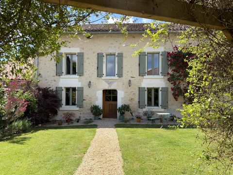 MAISON DE CARACTERE