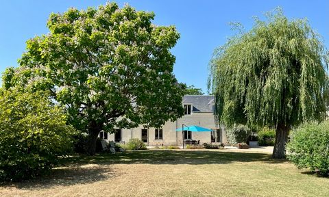 Maison à vendre 8 pièces à La Chapelle sur Loire avec 5 chambres et dépendance sur 2500m² terrain, piscine, verger
