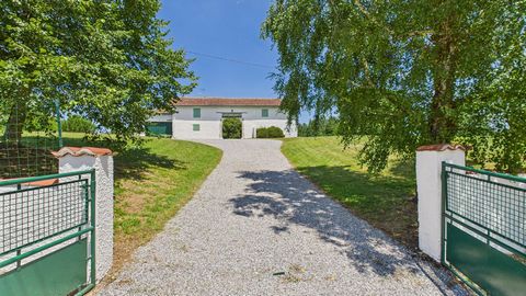 Ancienne ferme rénovée avec dépendances et vue dégagée