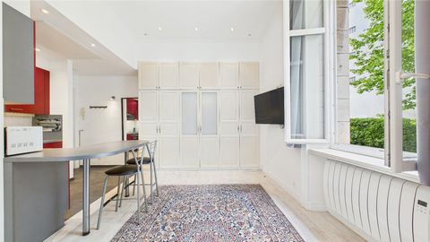 Grand studio + parking au Jardin Public.
