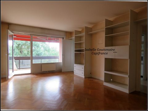 Appartement spacieux en dernier étage