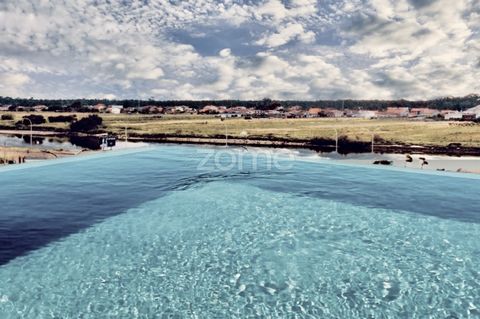 Identificação do imóvel: ZMPT578810 Apartamento T1 em Novo Empreendimento na Praia da Vagueira. Apresentamos um apartamento T1 exclusivo, localizado num empreendimento novo e moderno na encantadora zona da Praia da Vagueira. Este edifício de arquitet...