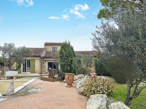 Magnifique propriété dans un quartier résidentiel d' Entraigues-sur-la sorgue