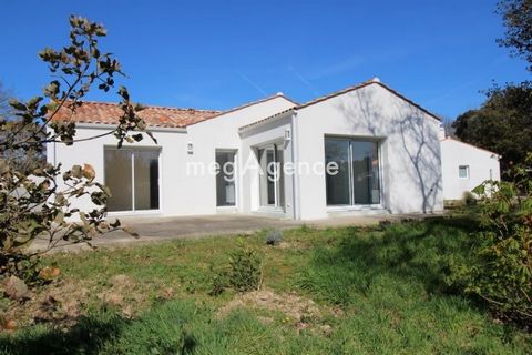Maison neuve 3 chambres. Garage 20 m². Garage annexe 50 m², Terrain d'environ 1040 m²
