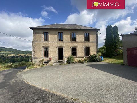 Located in Teilhet. COUNTRYHOUSE WITH GARAGE AND NICE VIEW JOVIMMO votre agent commercial Liesbeth MELKERT ... For those looking for a holiday home or a permanent residence in France for a family, this house offers many possibilities. On the ground f...