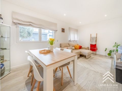 1 bedroom flat with generous areas located in Ramada in Odivelas. We present this excellent flat, with very well distributed areas and in practically new condition, ideal for those looking for comfort and functionality in a privileged location. Locat...