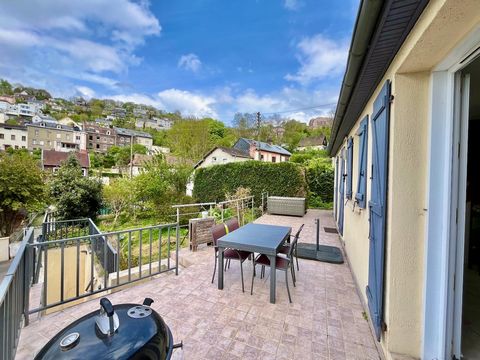Maison avec sous-sol complet et vue dégagée