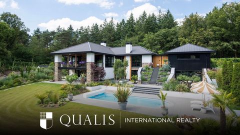 ''LIVING the Dream'' Bouwjaar: 2023 Inhoud: 1723 m³ Woonoppervlakte: 450 m² Perceeloppervlakte: 5276 m² Pure luxe op een idyllisch domein! De combinatie van de uitzonderlijke locatie en deze indrukwekkende stijlvolle villa maken dit tot een exclusief...