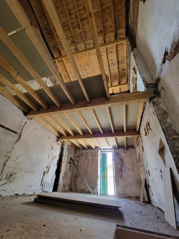Maison de ville de 70 m² en R+2 à rénover