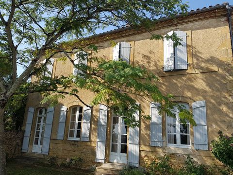 ELEGANTE MAISON DE MAITRE AVEC VUES