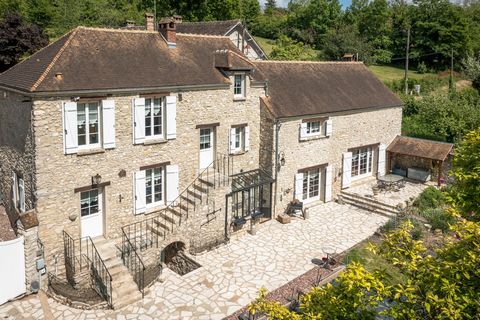 Maison de 8 pieces 180M2 sur un terrain de 2600M2