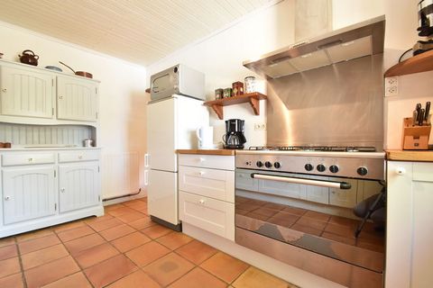 This beautiful holiday cottage in Besse dates from the seventeenth century where you soak up the history. Many of the elements are authentic, such as the beautiful beamed ceilings, wooden floor and monumental fireplaces. The living room consists of t...