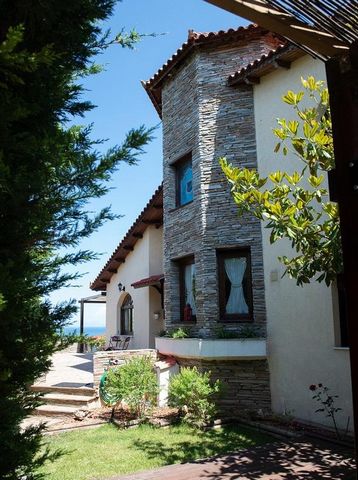 For sale a residence of high architectur  180 sq.m., semi-basement – ground floor – 1st – 2nd, 3 bedrooms (1 master), construction ’96, 2 bathrooms, energy class C, excellent condition in Avlida Beach. It is mostly made of Karystos stone, has Iroko w...