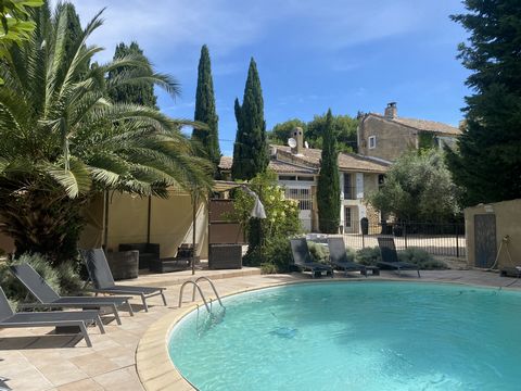 Caderousse, 5 minutes from the A7/A9 Orange interchange, 30 minutes from Avignon TGV station, Mas with swimming pool on a plot of 2870 m2. We fell in love with this pretty Atypical farmhouse of 253.75 m2 entirely restored with taste and quality mater...
