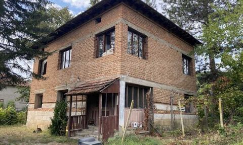 SUPRIMMO Agency: ... We present for sale a sturdy two-storey house in the village of Sinagovtsi. The property is located in a plot of 2200 sq.m, bordering two streets. The house has two floors, each with an area of 105 sq.m and has the following dist...