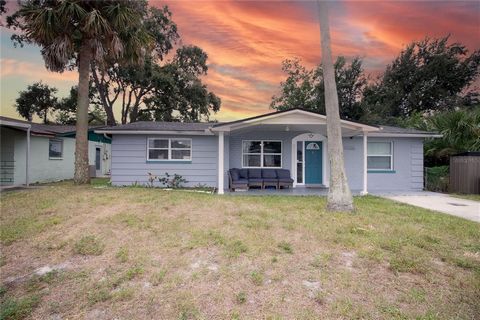 MOTIVATED SELLER // PRICED TO MOVE!! This charming home offers 3 bedrooms, 2 full bathrooms, bonus room (currently being used as a fourth bedroom), updated eat-in kitchen, and indoor laundry room! Home was FULLY UPDATED IN 2018. New roof, kitchen wit...