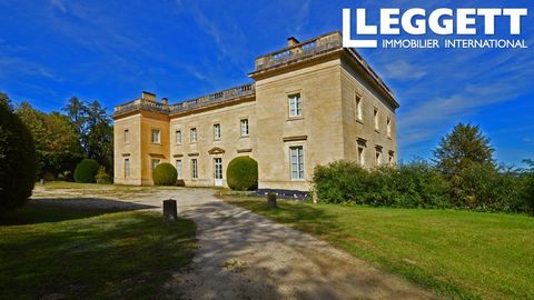A24389SUG24 - Une opportunité rare d'acquérir un superbe appartement d'époque de 5 chambres dans un château napoléonien situé dans un magnifique parc avec des vues imprenables. Le château a été construit pour le Marquis de Rastignac entre 1789 et 181...