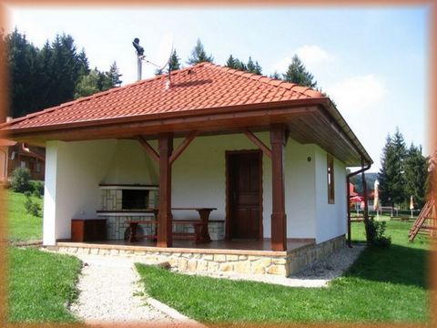 Een mooie bungalow op het nieuwe, kindvriendelijke park Motylek (Vlinder) met speeltoestellen en een zwembad. Het ligt in het prachtige recreatiegebied Svojanova bij Moravska Trebova, en is één van de gebieden met de zuiverste lucht. Een zonnig bunga...
