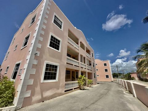 Vervan 2: 299 000 USD 2 säng 1,5 bad Här ligger din dröm kustnära tillflyktsort med en fantastisk oas med 2 sovrum och 1,5 badrum som lovar den ultimata kustlivsstilen. Beläget bara några steg från sandstränderna i Maxwell Beach på Barbados livliga s...