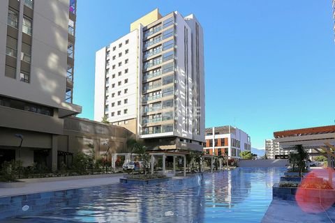 Piso de 2 dormitorios con baño privado y vistas a la piscina en Antalya Terra Manzara El apartamento con vista a la piscina está ubicado en Terra Manzara, uno de los prestigiosos proyectos de Antalya. El proyecto está ubicado en la frontera de Konyaa...