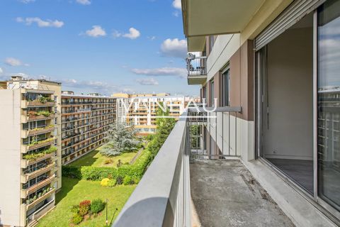 Vincennes - Situé dans le secteur- Diderot-Domaine du Bois, Le groupe VANEAU vous propose un appartement de 2 pièces avec balcon d'une surface de 54,48 LC au 8ème étage avec un ascenseur dans une résidence récent. composé: d'une entrée, d'une cuisine...