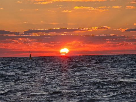 Poczuj urok Tulum w najlepszym wydaniu dzięki temu wykończonemu pod klucz hotelowi nad oceanem w samym sercu strefy hotelowej. Stanowiąc doskonałą okazję inwestycyjną, ta tętniąca życiem nieruchomość może pochwalić się barem, restauracją, strefą masa...