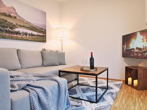 Welcome to the Fynbos Apartment Fairview Straubing! Your 59 m² penthouse apartment with roof terrace has everything you need for a relaxing stay: ✿ King size bed (1.80x2mm) ✿ Sofa bed in the living room (1.40x2 m) ✿ 43 inch Smart TV (NETFLIX included...