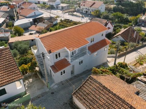 Detached house located in the Pinheirinho neighborhood in Murça. Property was subject to total refurbishment, namely: - New water and sewage system - Pre-installation of AC in all rooms and rooms - New electricity and ITED (television and networks) -...