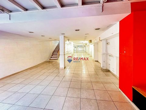 FCOM03 - Figueres: Discover the unique opportunity to obtain an excellent local located in the central commercial area of Figueres. If you are planning to launch a project and are looking for the perfect location, this is your ideal place. Specifical...