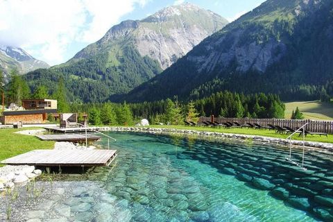 Vacaciones premium en el pulso de la naturaleza: arquitectura incomparable: ¡extremadamente moderna y implementada de manera muy sostenible! Complejo moderno y sin coches con chalés XXL de primera clase y una amplia zona de bienestar, en un altiplano...