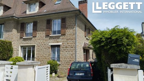 A31674AJM14 - Large stone house with pretty gardens, lots of space with 4 bedrooms ! all within walking distance to the local market, restaurants, boutiques and shops ! Les informations sur les risques auxquels ce bien est exposé sont disponibles sur...