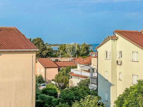 Location: Istarska županija, Novigrad, Novigrad. Istria, Novigrad We offer an apartment in the vicinity of Novigrad, only 200 meters from the sea. The apartment has a total area of 40m2. The apartment consists of 1 bedroom, kitchen, living room, bath...