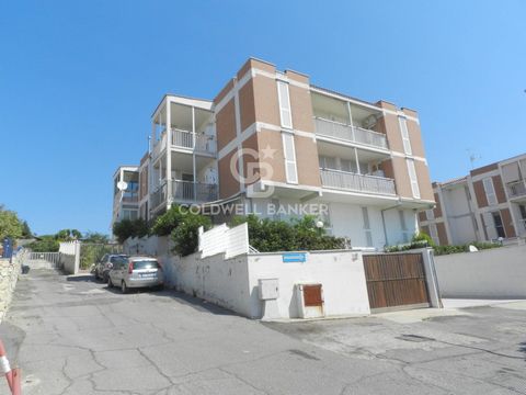 Santa Marinella in zona Fiori, si propone in vendita un appartamento posto al piano secondo ed ultimo, composto da ingresso, spazioso soggiorno, cucinotto, due camere matrimoniali, bagno con doccia, un terrazzino con vista mare ed un balcone. L'appar...