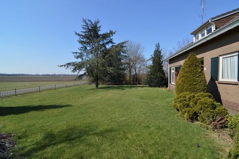 Sie finden dieses ländliche Ferienhaus mit viel Freiheit und Platz in der weiten Landschaft Ostbrabants. Das Haus in Elsendorp verfügt über einen großen, umzäunten Garten, ein geräumiges Blockhaus und viele Möglichkeiten für Kinder. Ideal für Familie...