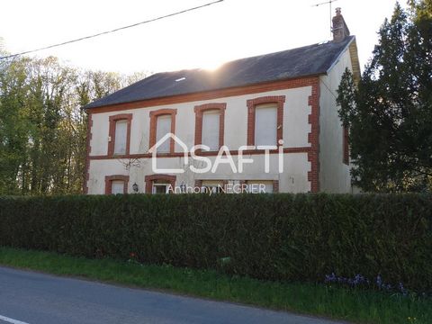 Located in Saint-Clair-de-Hauze (61490), this spacious house of 244 m² is nestled on a large plot of 4697 m², including a wooded area, offering a peaceful and authentic living environment in the countryside while remaining close to the city. Outside,...