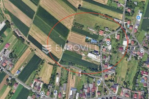 A building plot of 1511 m2 is for sale. The shape of the land is rectangular, approx. 78m x 18m. The purpose of the land is mixed, predominantly residential. Close to all essential amenities. Additional information on... For this property contact our...