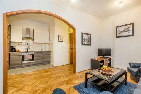 Location: Primorsko-goranska županija, Rijeka, Centar. RIJEKA, ZENTRUM - 2-Zimmer-Wohnung, 1. Stock, Balkon, FLUR Im Herzen der Stadt Rijeka, auf Korz, befindet sich diese Zweizimmerwohnung in einem äußerst gepflegten Gebäude, das verschiedene Wohnun...