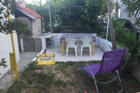 Apartments Roko are located in Jesenice, a town on Croatia’s Dalmatian Coast, only 19 min drive from Split. The property offers you two accommodation units with a shared furnished terrace and BBQ facilities. Luggage storage is possible prior check in...