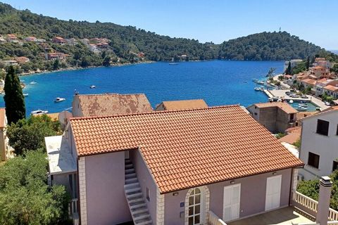 Apartments Bertie's Lodge, located in Brna on the island of Korčula, are perfect place for a countryside retreat as they are situated in a peaceful rural inland area with intact nature and rich vegetation. Overlooking the Adriatic Sea the apartments ...