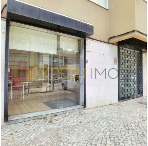 He knows Forte da Casa; is a Portuguese village belonging to Vila Franca de Xira, just 12 minutes from Lisbon, with all access and plenty of transport. In this store, which is available for the rental market, you will find two large windows that have...