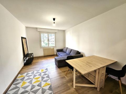 Situé dans Bordeaux, ce charmant appartement de 53m² bénéficie d'une localisation prisée, à proximité immédiate des bus express et des commerces. Niché au sein d'une résidence calme à faibles charges, ce bien offre un environnement agréable et pratiq...