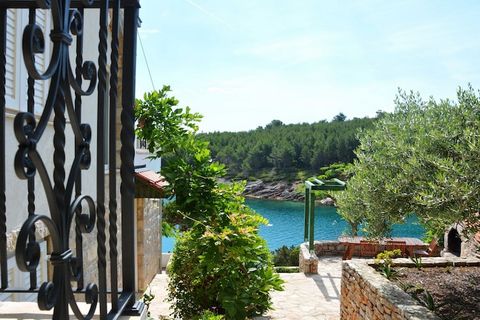 Blissful Bay Apartments Vrboska is situated in Vrboska, on the island Hvar and it is surrounded by pine forest, vineyards, and olive groves. Note : BBQ facilities are at your disposal. Baby cot is available upon request. Pets are not allowed. Private...