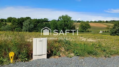 TERRAIN A BATIR 1300 M2 / VIABILISE / CALME
